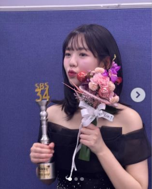 지예은 바타 열애 인정! 1994년생 동갑내기 커플 탄생 (런닝맨, 갑상선, 프로필 총정리)