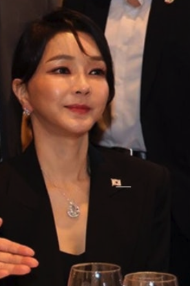 김건희 여사 착용 목걸이 금액