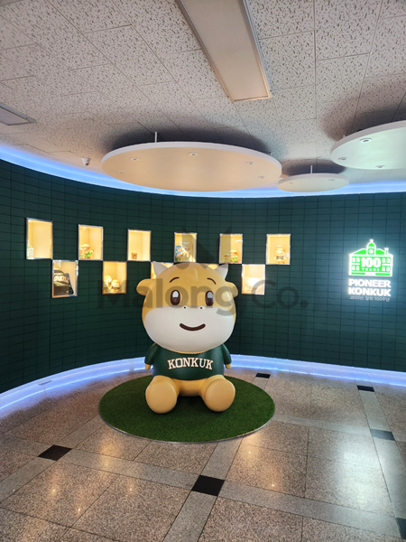 마롱컴퍼니 조형물 1