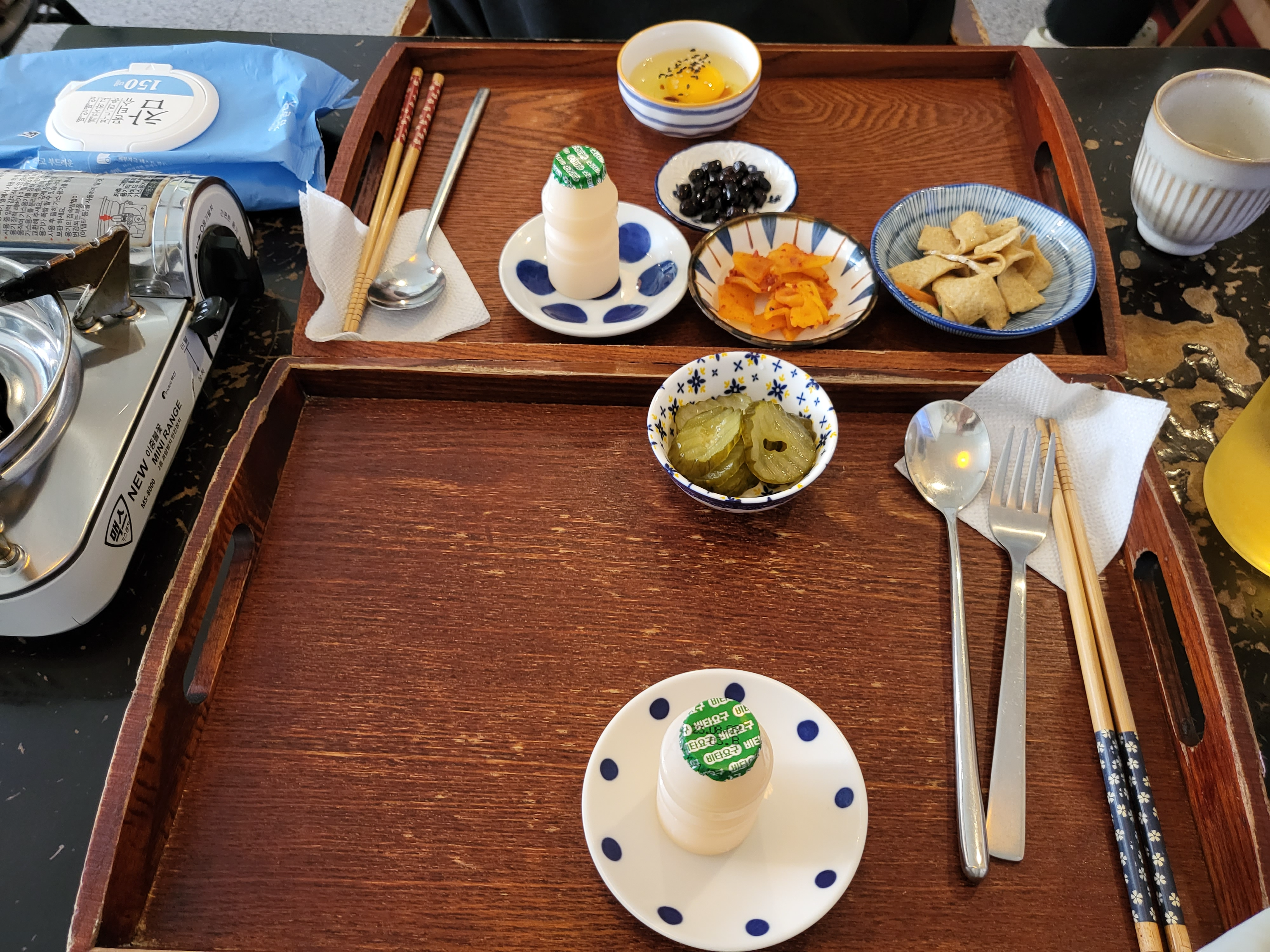 얼룩말식당 - 기본반찬