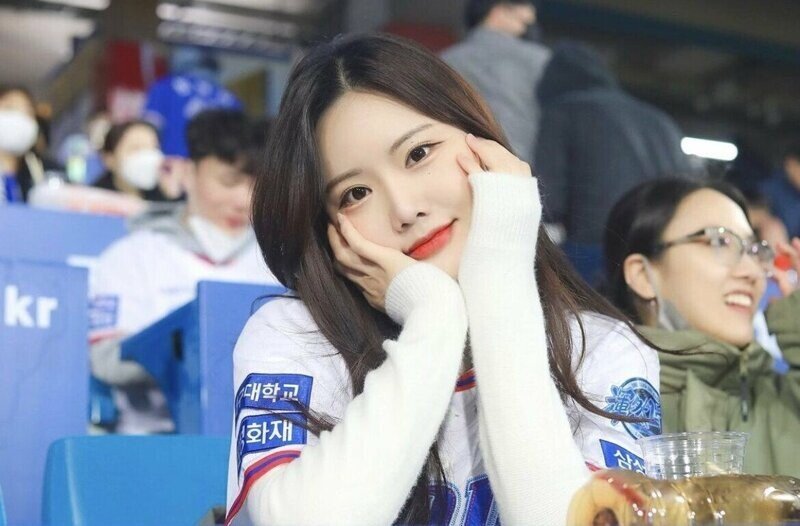 최홍라 삼성 치어리더 사진 - 경기장에서