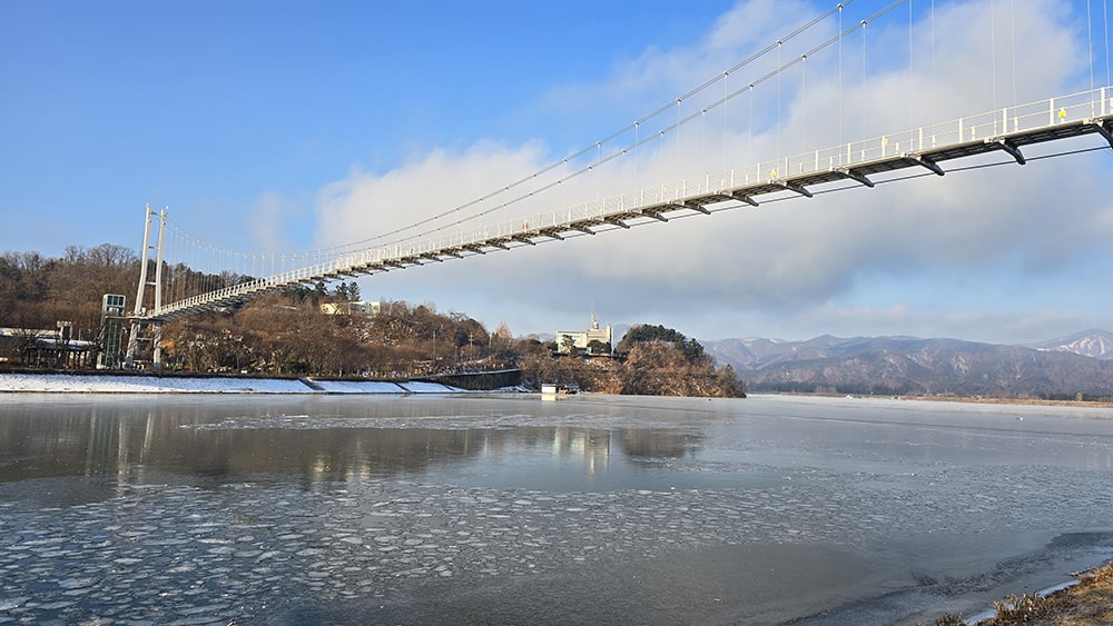 춘천 사이로 248 의암호 수변 전망 출렁다리-1