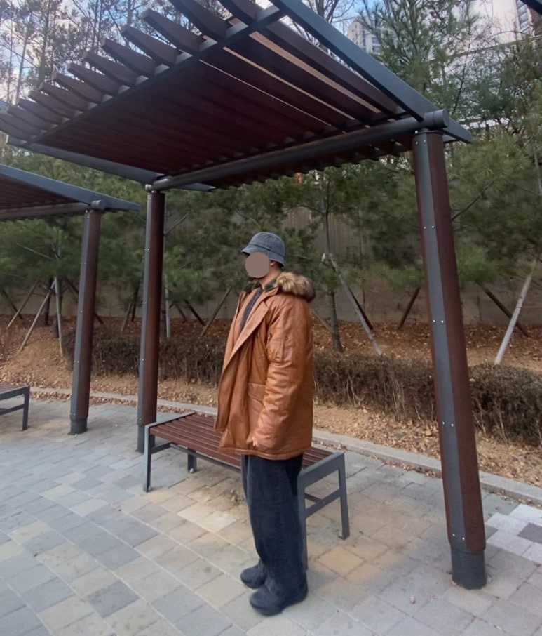 데일리룩('26.1.6.)루오에스펙 워싱 버킷햇 벙거지, 예스아이씨 알파인더스트리 N-3B 파카 점퍼, 소버먼트 맨투맨, 무신사스탠다드 벌룬 팬츠, 뉴발란스 410V5 트레일 블랙