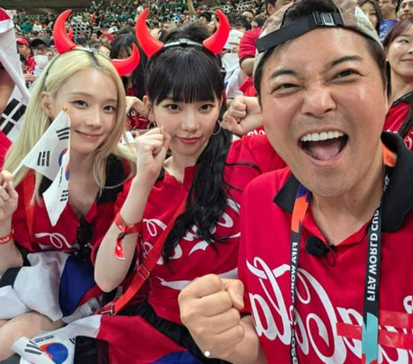 전현무 월드컵 중계 카리나 윈터 권은비 윤두준 연예인 축구 응원