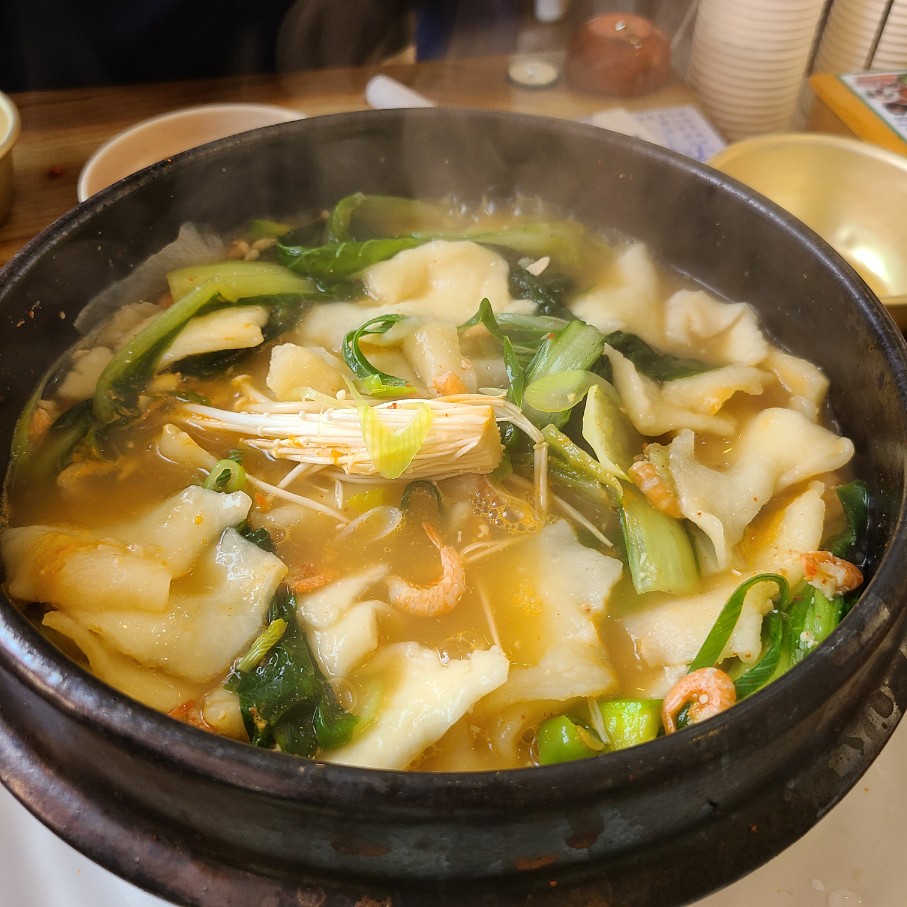 장수보리밥 항아리수제비