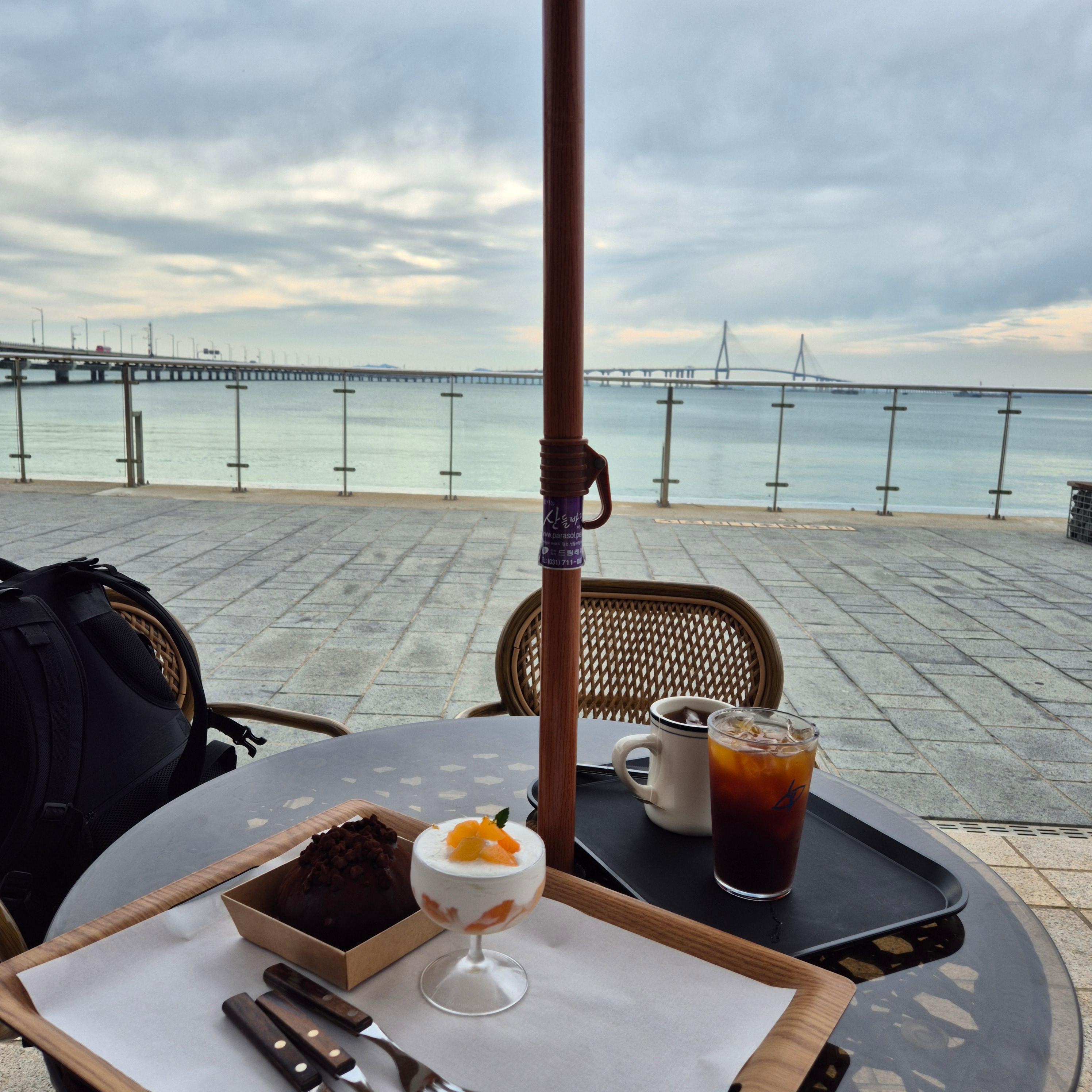 롱비치 커피앤 브래드, 송도 오션뷰 카페, 인천대교 카페, 송도 베이커리카페, 롱비치 커피앤 브래드 후기, 송도 카페 추천, 인천 오션뷰 카페