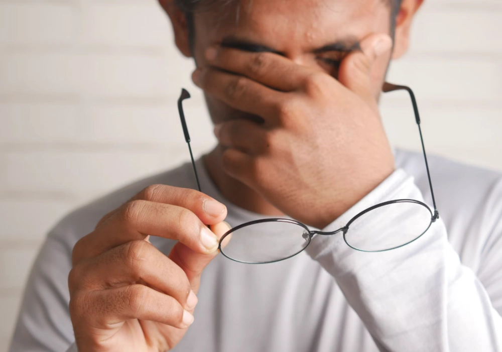 결막하 출혈 증상