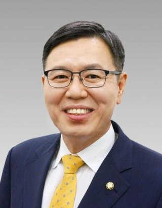 유명희 남편 정태옥 전 의원