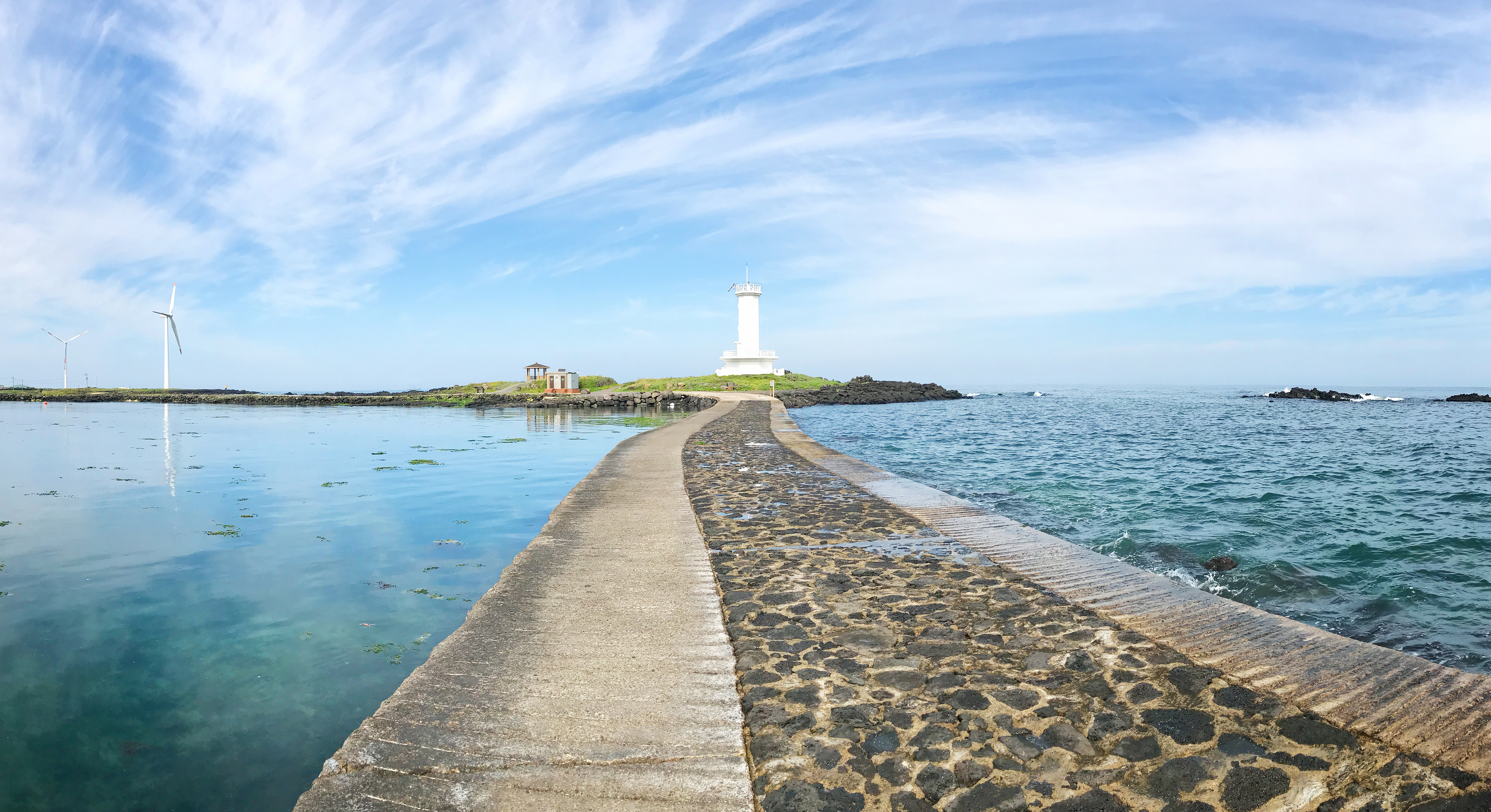 제주도 서귀포시 싱계물공원 등대와 바다 by 피어나네 저작권 없는 고화질 무료 이미지 바로가기