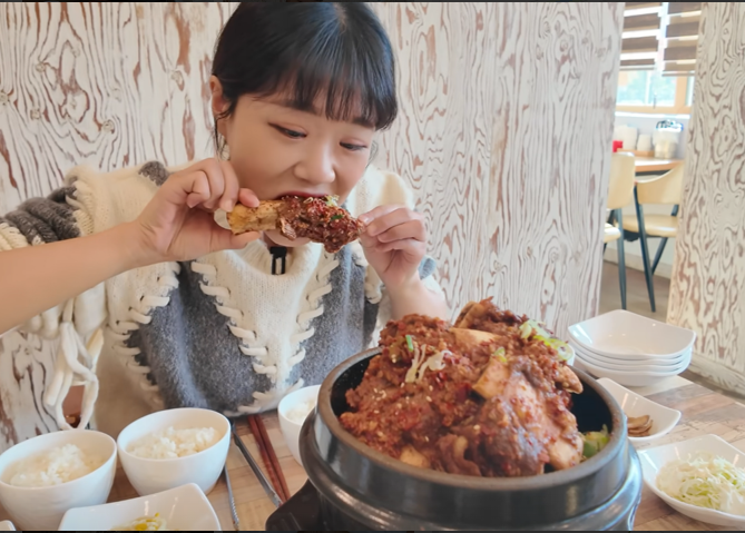 홍갈비찜 대표 메뉴