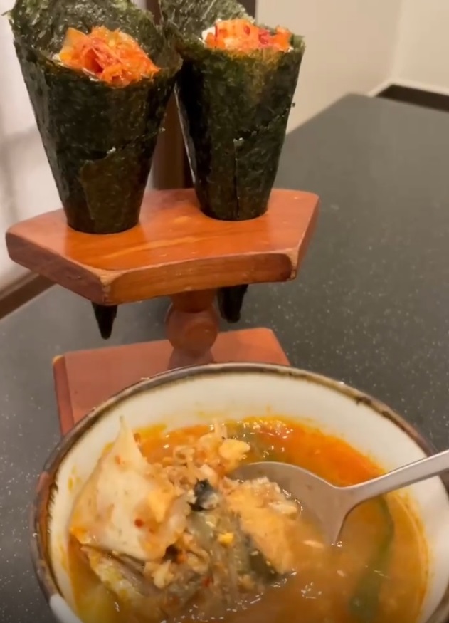 잡어와묵은지-자연산-잡어-세꼬시-잡어회