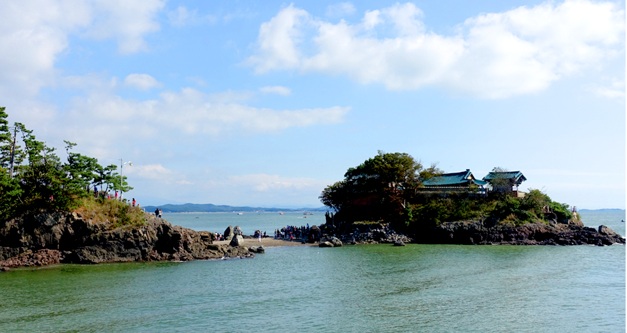 간월암 썰물일 때 모습