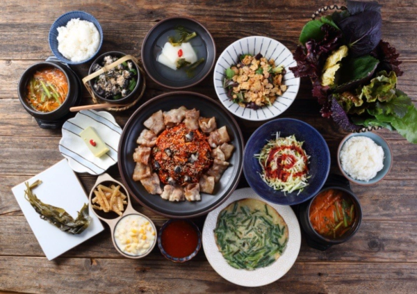 우와한 식당 우렁이 한상