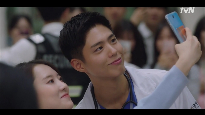 박보검 – 따뜻함으로 감정을 채우는 배우, 청춘의 이상과 현실을 담아낸 얼굴, 인간적인 성실함이 만든 믿음