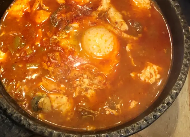 가마솥 육개장 전골 vs 오삼불고기