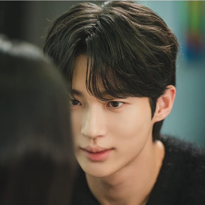 34살의-류선재가-강렬한-눈빛으로-임솔을-쳐다보고-있다