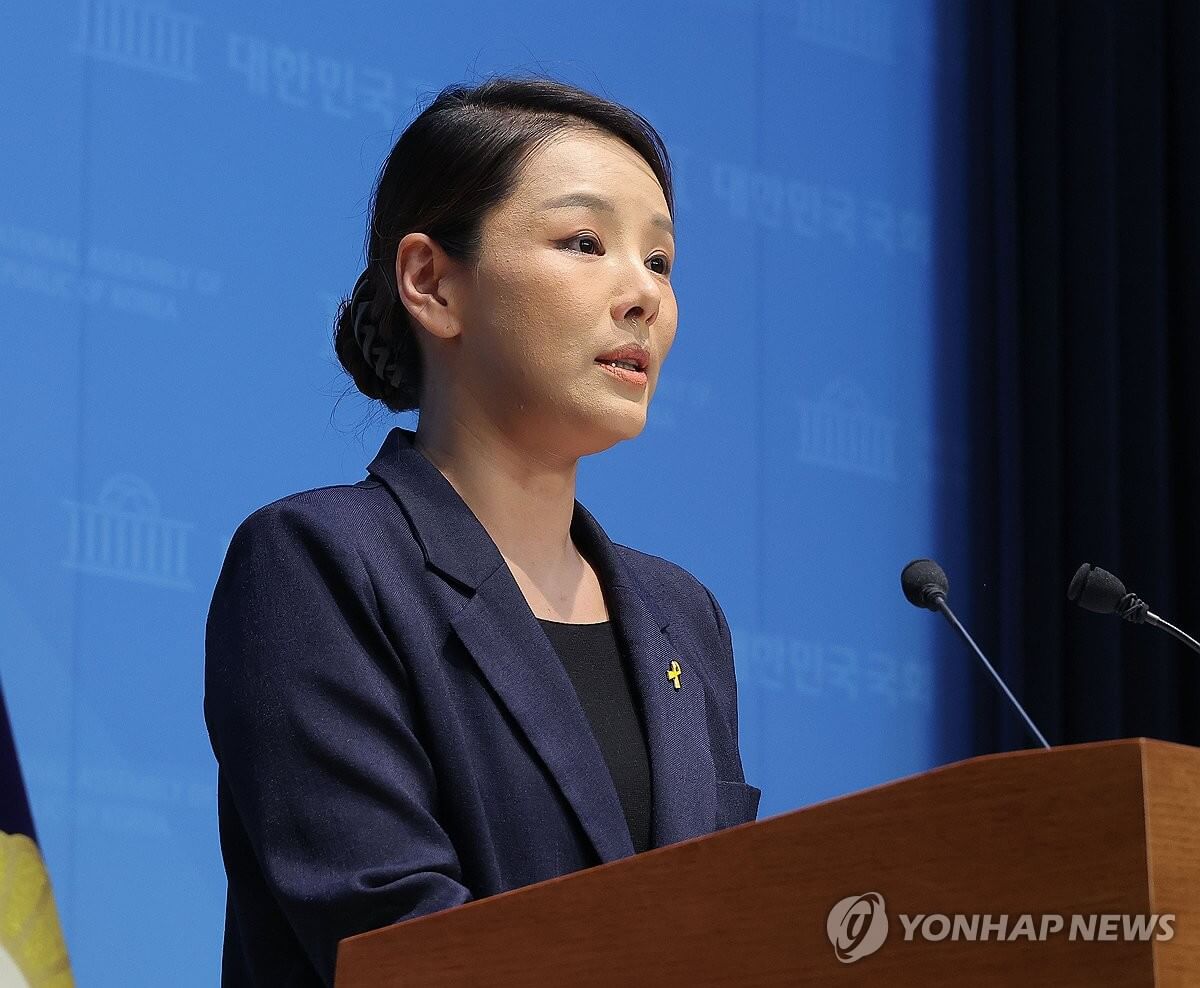 조국혁신당 강미정 눈물의 탈당 &amp; 최강욱 "개돼지" 막말 파문