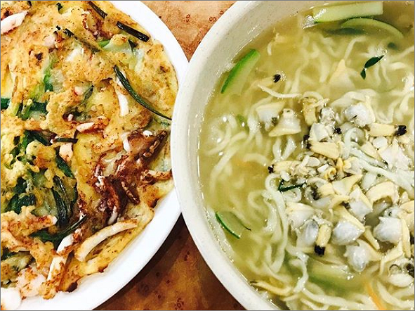 대부도 칼국수 '삼대째 할머니 손칼국수'