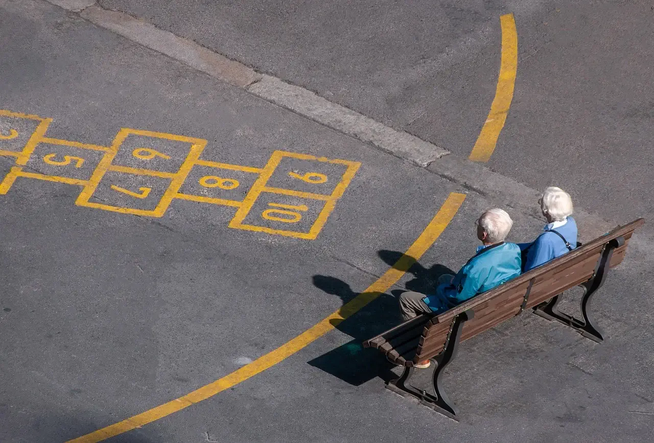 세대 간 인구 불균형 심화가 복지 재정에 미치는 구조적 영향