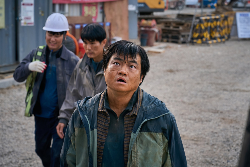 영화 계시록, 무언갈 보고 다시 범죄를 일으키는 권양래