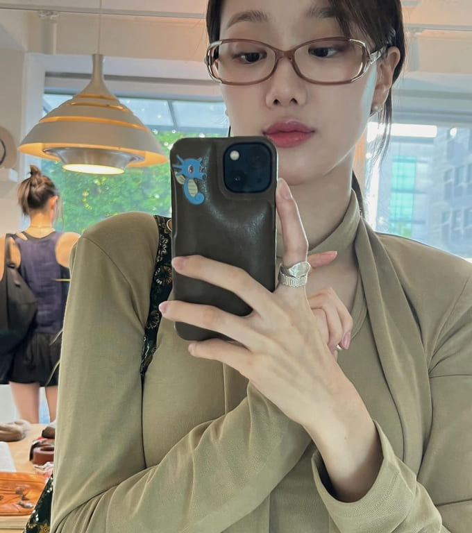 이나은 사복