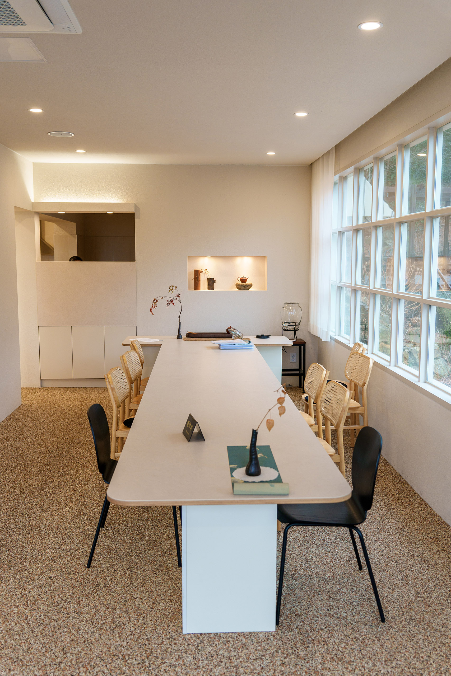 한송예술촌 백비 티 라운지 내부