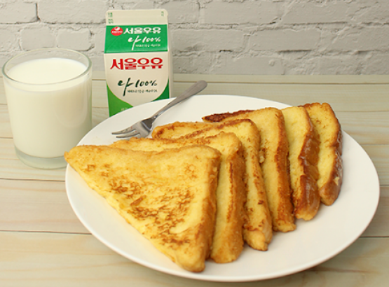 느긋하게 보내는 주말 아침의 브런치 한 접시