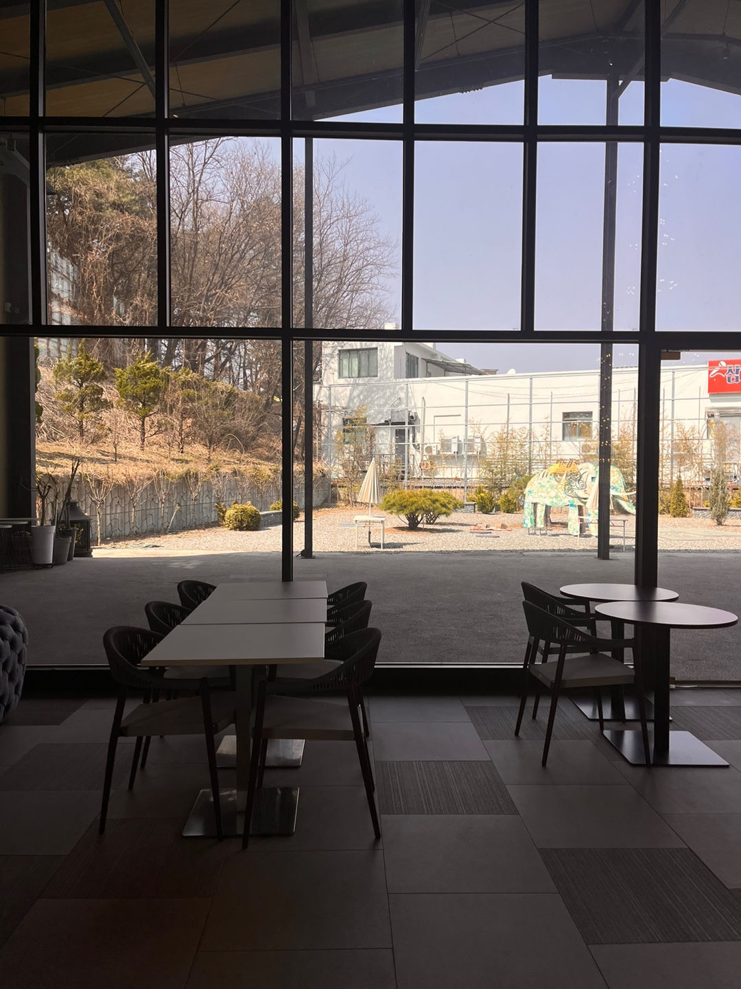 용인 대형 야외정원 베이커리 카페 '언톨드'