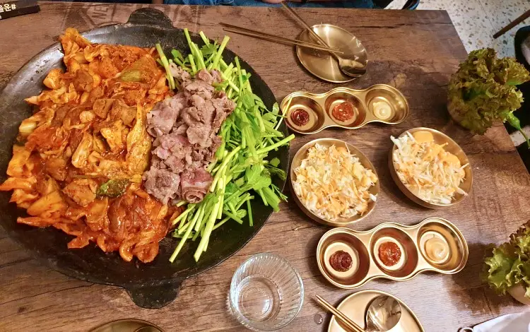 돈 잘버는 젊은사장 노원구 배달 1위 돼지곱창으로 월매출 1억 데리야끼 막창, 순대볶음, 야채 곱창 공릉동 곱창집 맛집 서장훈 주우재 추천 소개