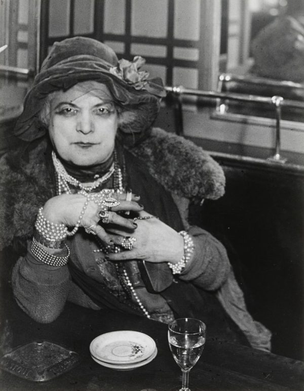 La M&ocirc;me Bijou Bar de la Lune by Brassai