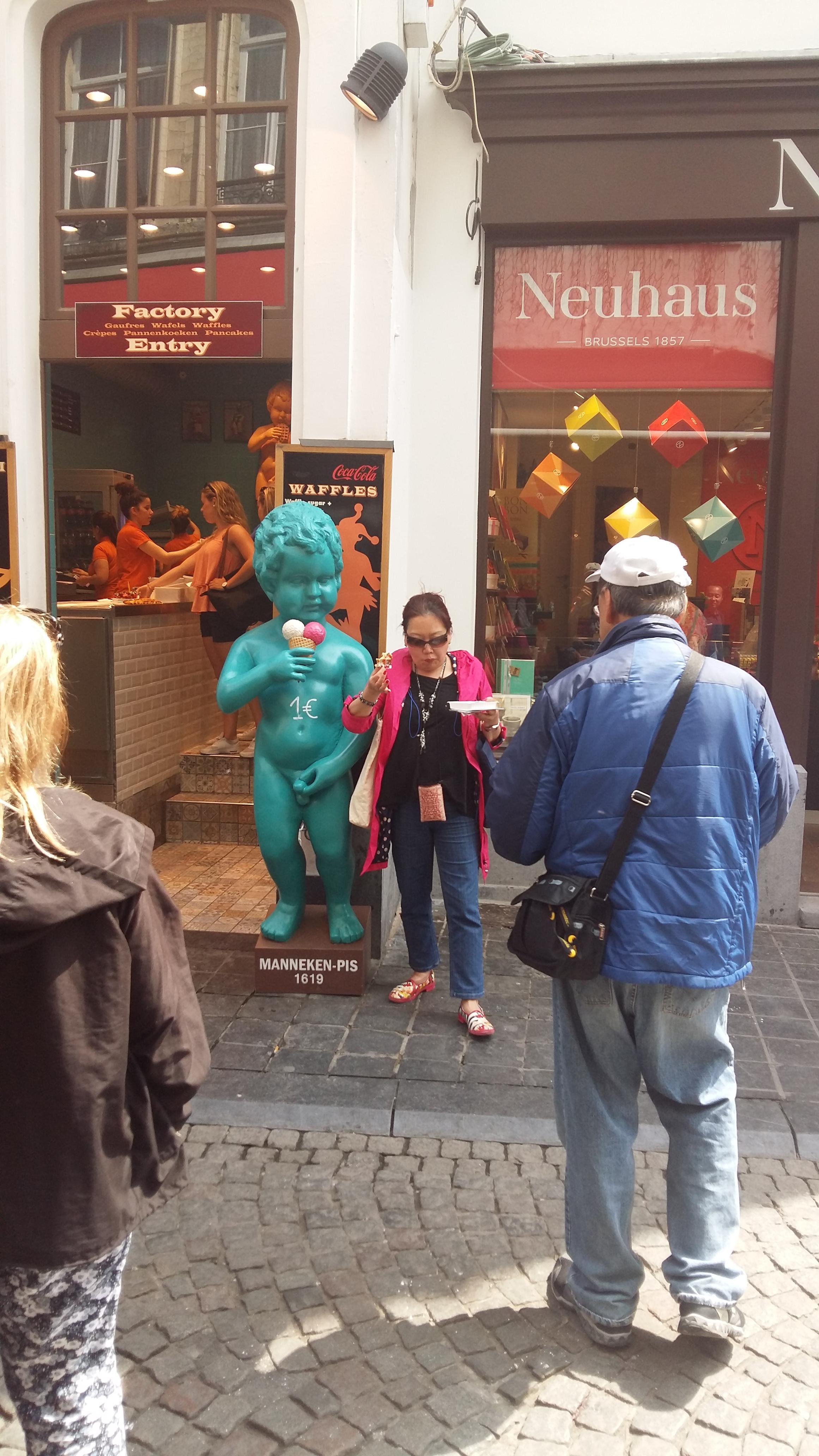 벨기에 브뤼셀 그랑플라스 오줌싸개 동상 아이스크림 가게