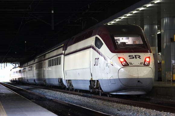 경찰이 고속철도 SRT 운영사인 SR의 차량 구매 입찰 비리 관련 압수수색에 나섰다. 사진은 수서발 고속열차(SRT). [사진=뉴시스]