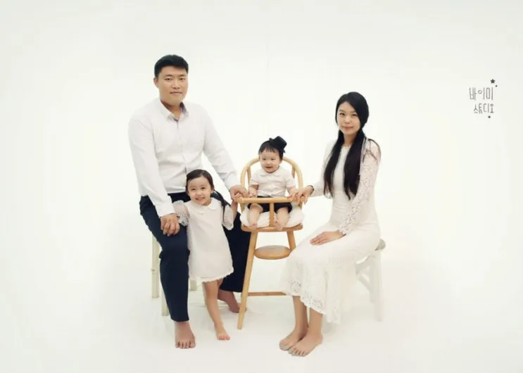 사진관 가족사진 선물 의상 대여 헤어 메이크 가족과 추억 남기는 촬영 준비_5