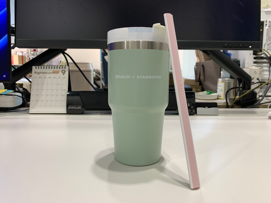 슬라이드-스트로우와-텀블러