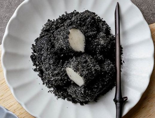 한국의 떡 종류 흑임자떡