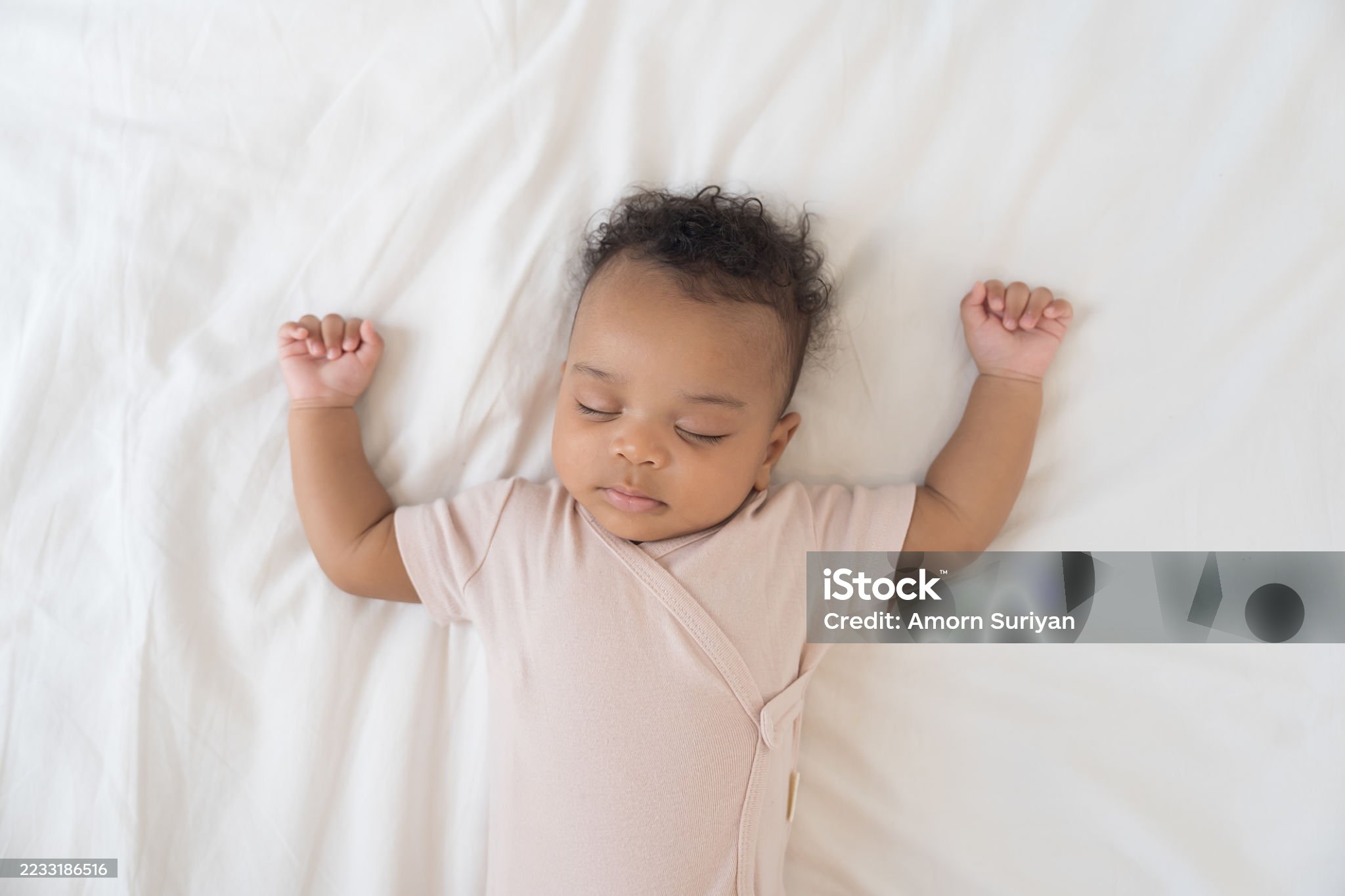 수면퇴행 시기, 잘 자던 아기가 갑자기 깨는 이유