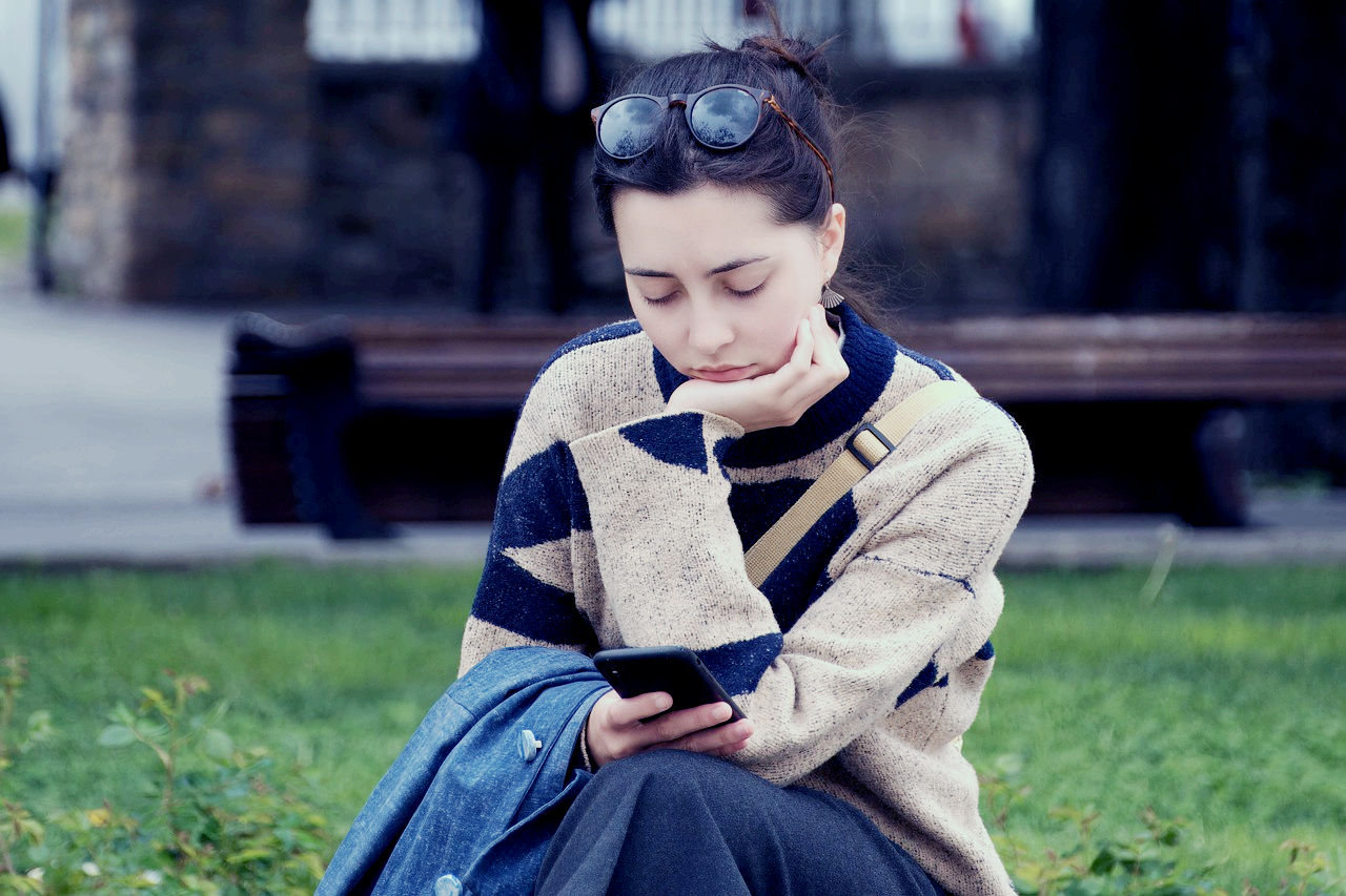 2030 여성들의 사진첩 감정 회고법에 관한 사진