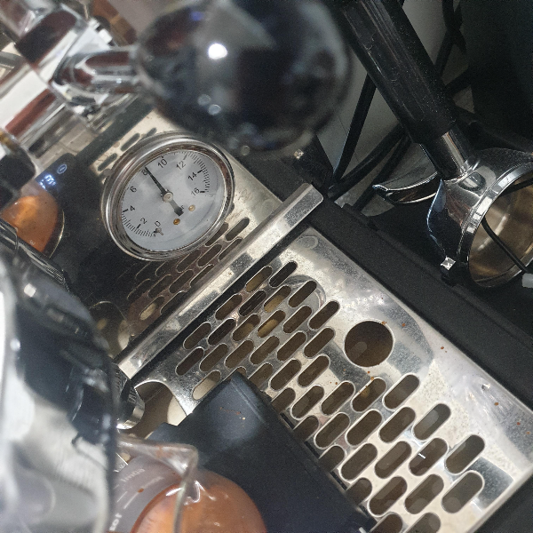 에스프레소 추출 압력에 따른 맛의 차이 9bar 정상 추출 vs 6bar 저압 추출_9bar 추출