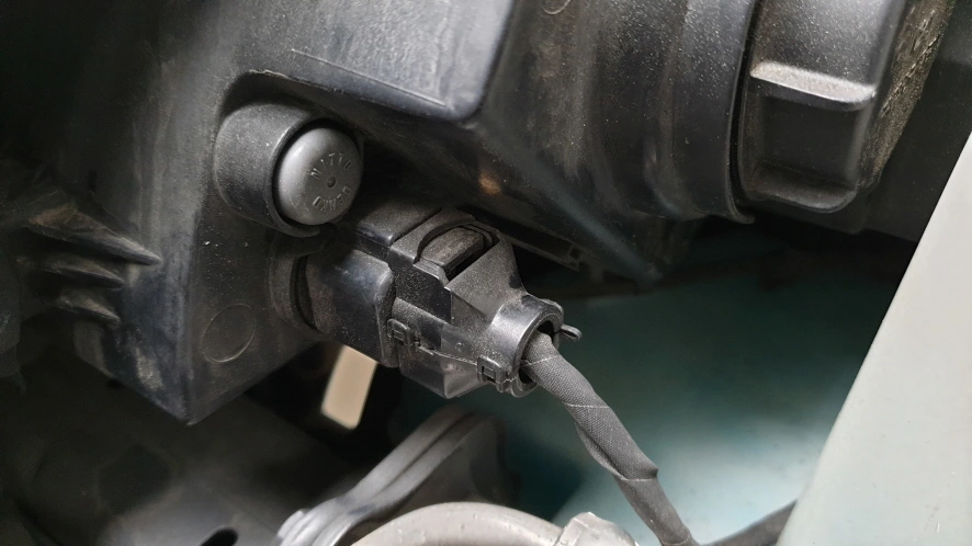 전원 잭 끼운 모습