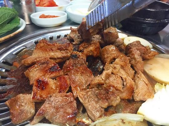 홍대 고기집 육성숙