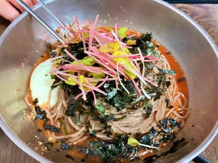 투데이 맛있는 메뉴 뼛속까지 시원한 동치미 막국수, 비빔 메밀 막국수, 메밀싹 수육 맛있는 식당 추천 부산 온천장 맛집