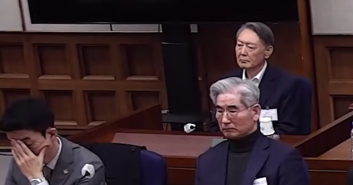 군사기밀 누설로 재판받은 전 국방부 장관의 판결 결과와