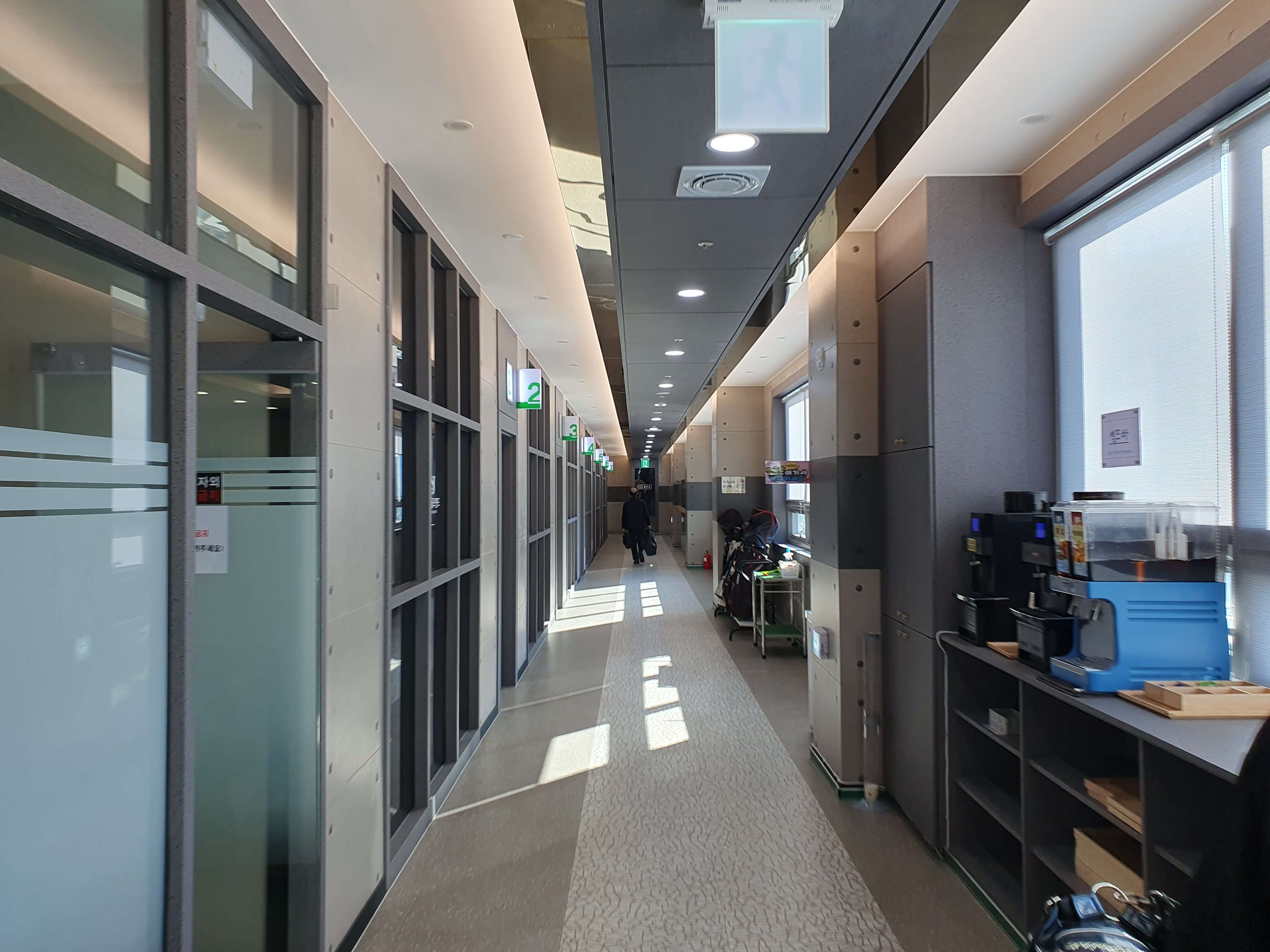 사직동(거제동) 스크린골프 골프존파크 사직골프랜드점-복도