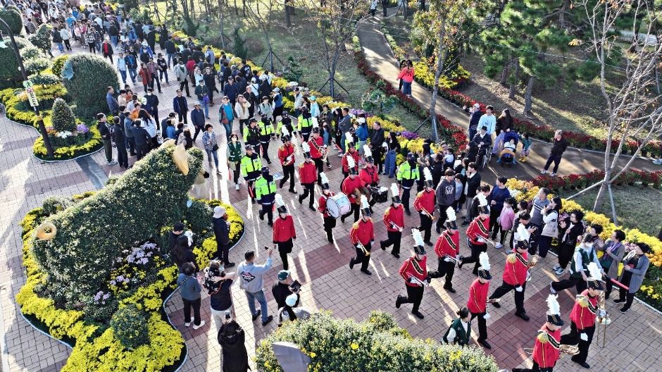 2025 제25회 마산 가고파 국화축제 ❘ 일정·장소·불꽃쇼·볼거리 완벽 가이드 관련 사진