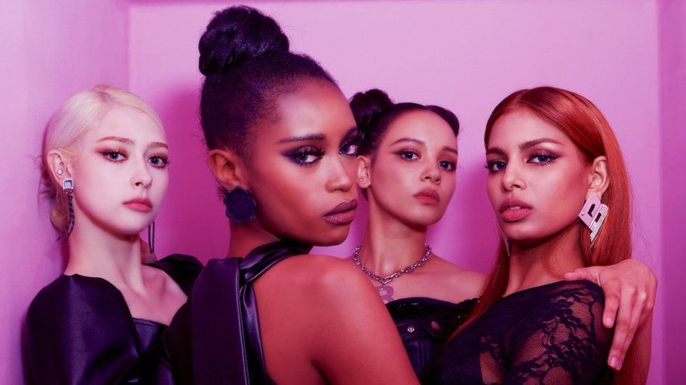 한국인 없는 다국적 K-POP 걸그룹 블랙스완