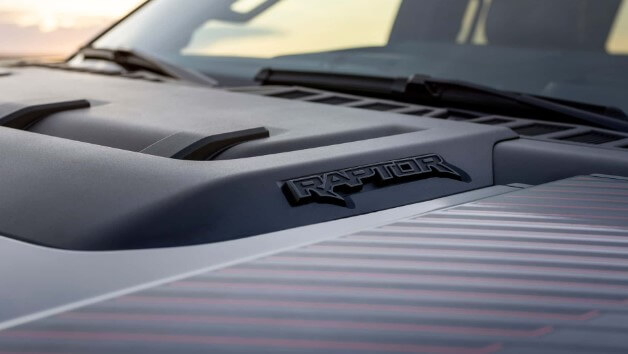 새롭게 디자인된 F-150 랩터 모델 특징