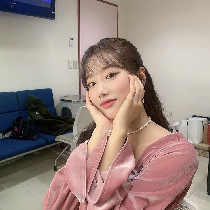 에이프릴 이나은 움짤
