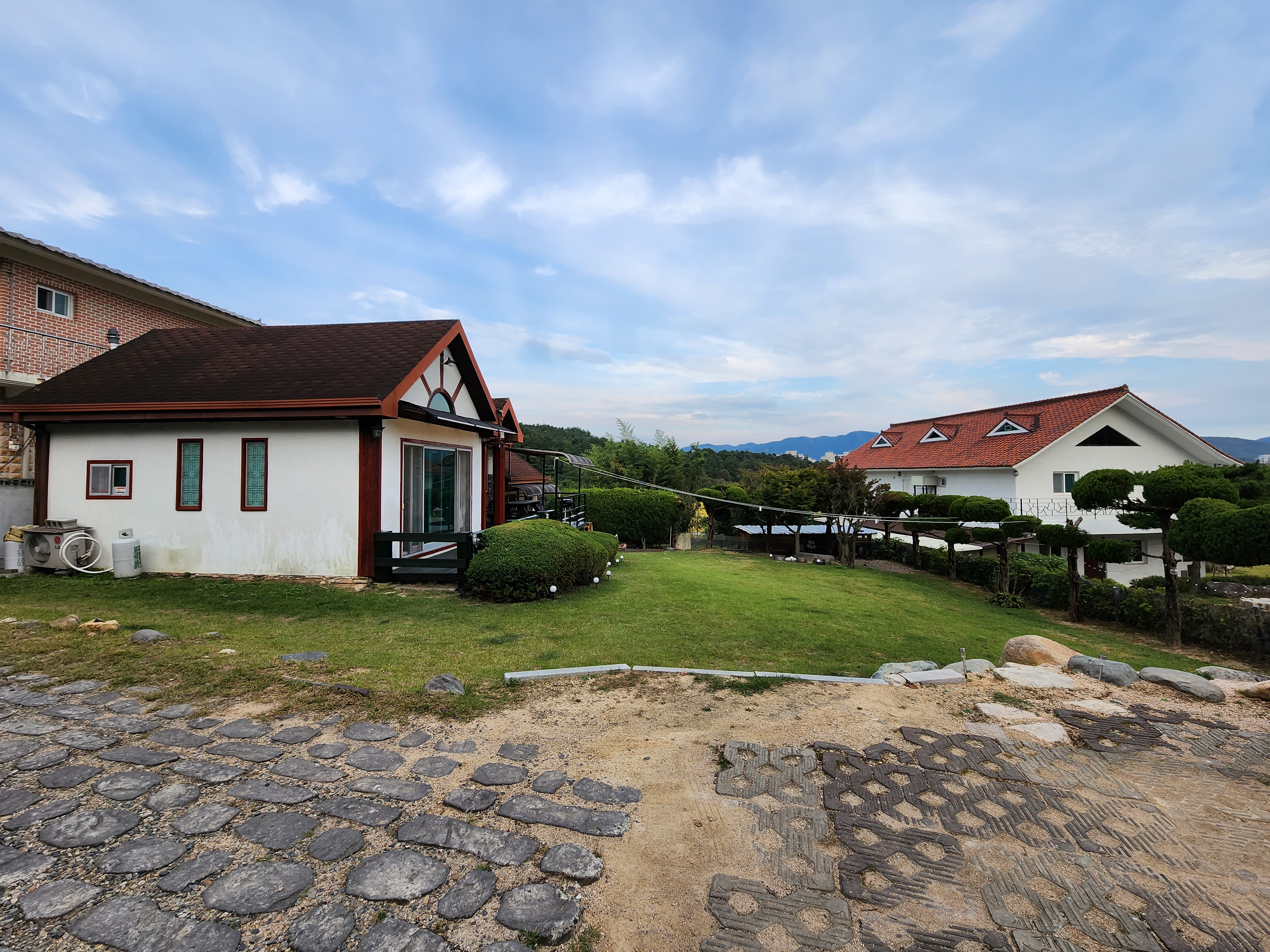 루아펜션 외부 모습