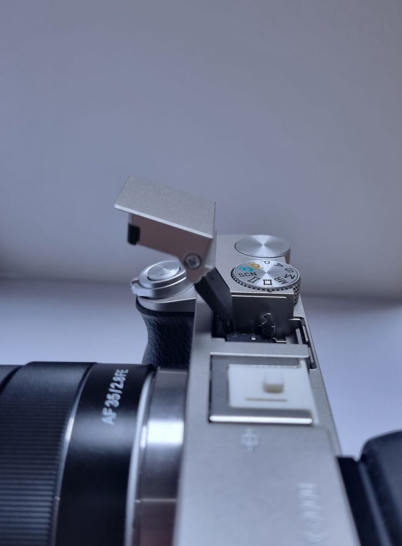 소니A6000-플래시