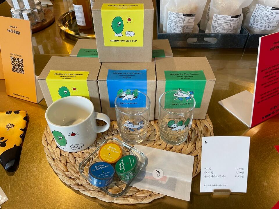 연남방앗간-편집샵-머그컵-등의-모습